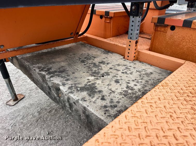 image for item LE9008 2008 Ver-Mac message board trailer