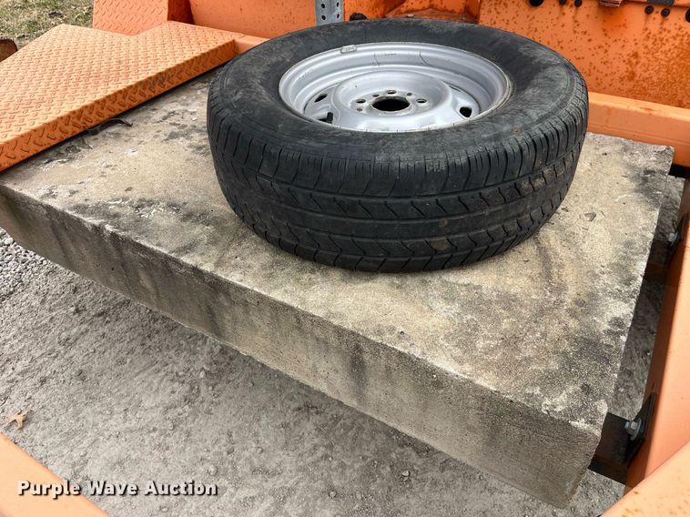 image for item LE9008 2008 Ver-Mac message board trailer