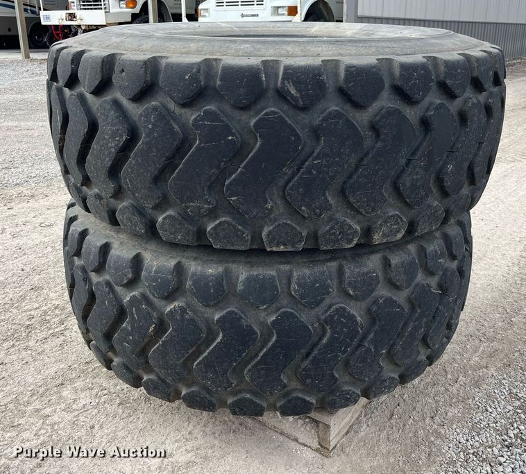 image for item LE9009 (2) JCB Earthmover 20.5R25 tires
