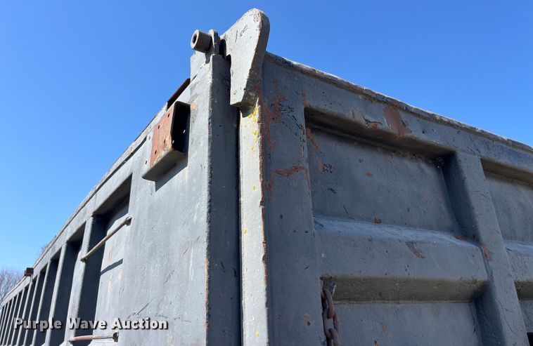 image for item LE9025 1995 Palmer TA-26F end dump trailer