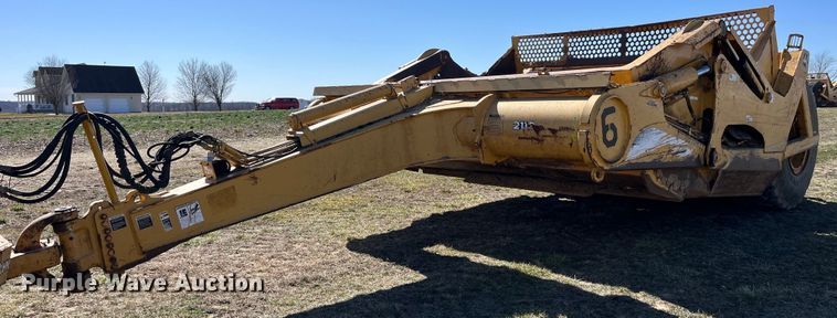 image for item LE9032 2005 John Deere  2112E scraper