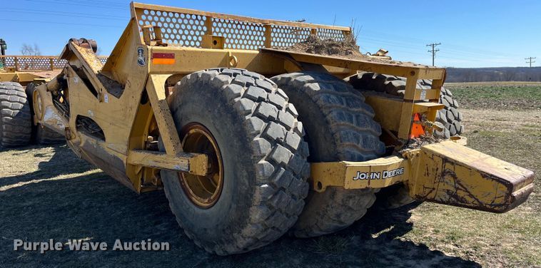 image for item LE9032 2005 John Deere  2112E scraper