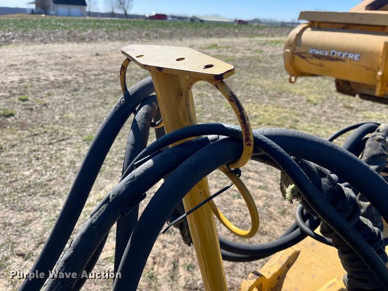 image for item LE9032 2005 John Deere  2112E scraper