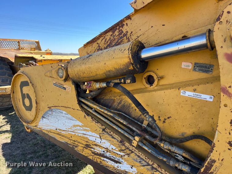 image for item LE9032 2005 John Deere  2112E scraper