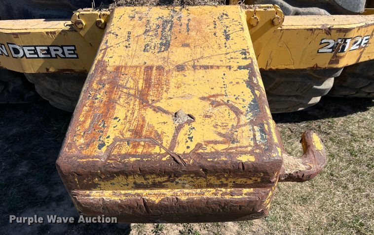 image for item LE9032 2005 John Deere  2112E scraper