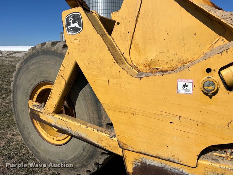 image for item LE9032 2005 John Deere  2112E scraper