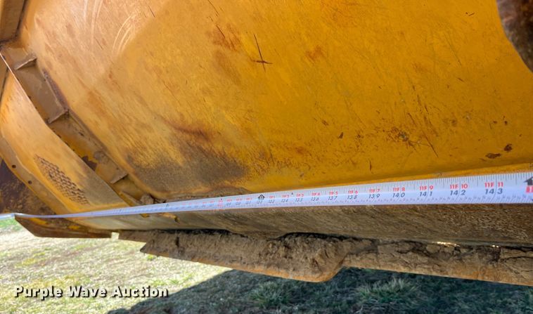 image for item LE9032 2005 John Deere  2112E scraper