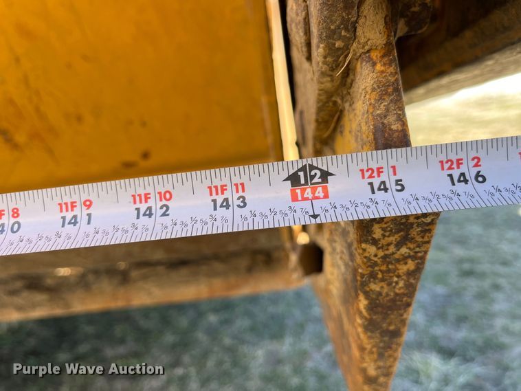 image for item LE9032 2005 John Deere  2112E scraper