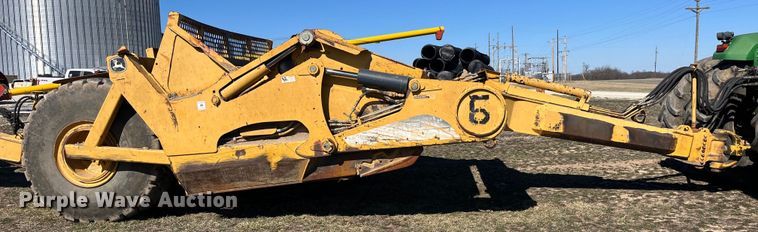 image for item LE9033 2005 John Deere  2112E scraper