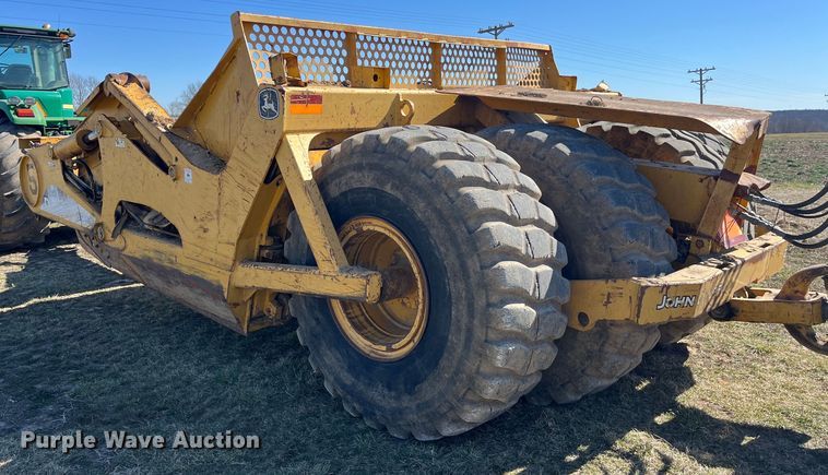 image for item LE9033 2005 John Deere  2112E scraper