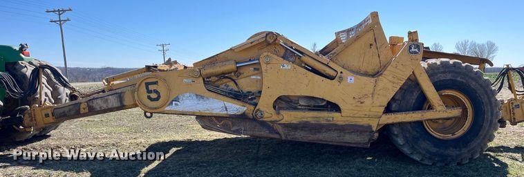 image for item LE9033 2005 John Deere  2112E scraper