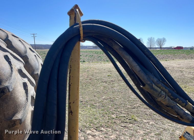 image for item LE9033 2005 John Deere  2112E scraper