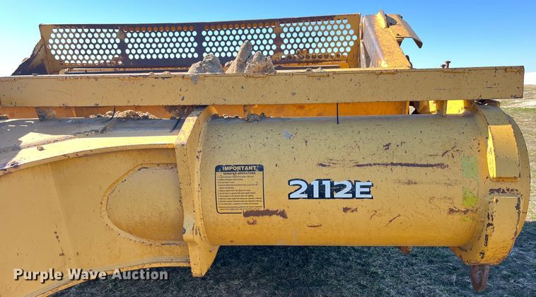 image for item LE9033 2005 John Deere  2112E scraper