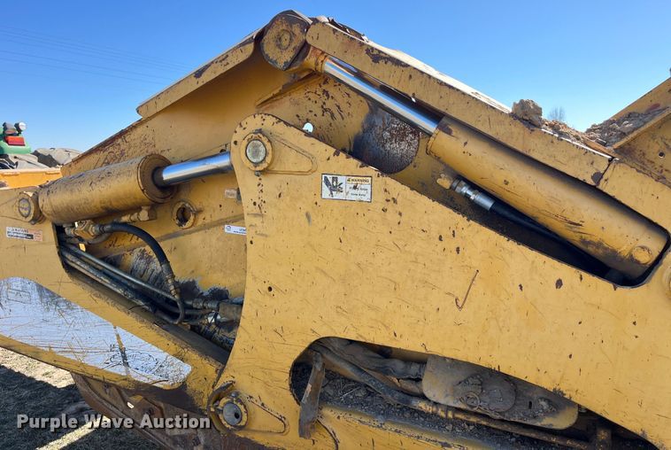 image for item LE9033 2005 John Deere  2112E scraper