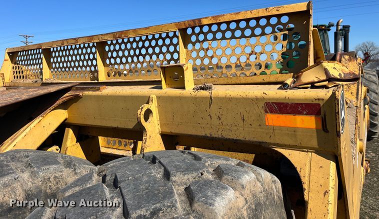 image for item LE9033 2005 John Deere  2112E scraper