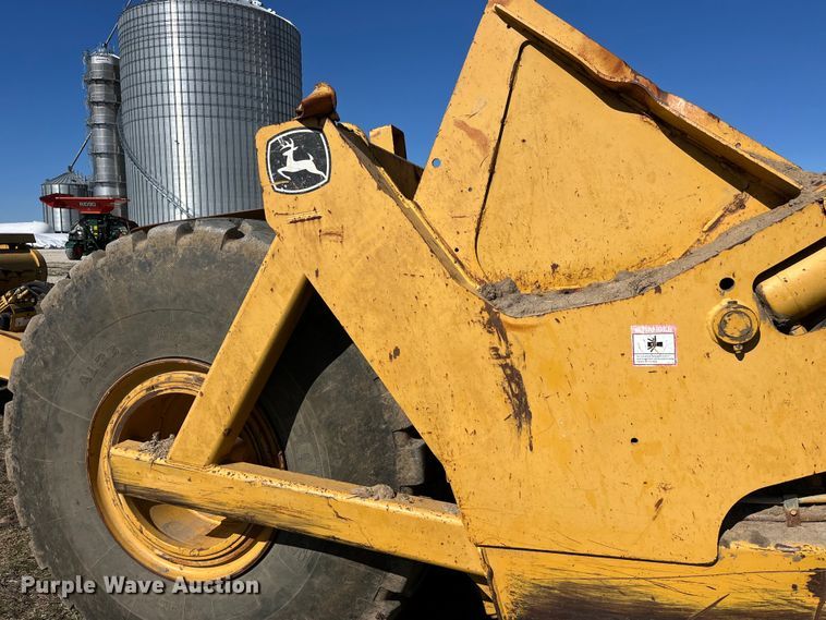 image for item LE9033 2005 John Deere  2112E scraper