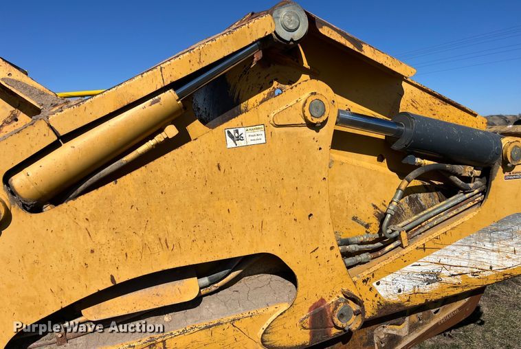 image for item LE9033 2005 John Deere  2112E scraper