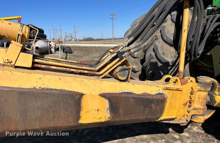 image for item LE9033 2005 John Deere  2112E scraper