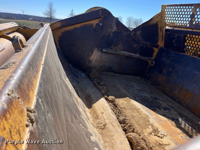 image for item LE9033 2005 John Deere  2112E scraper