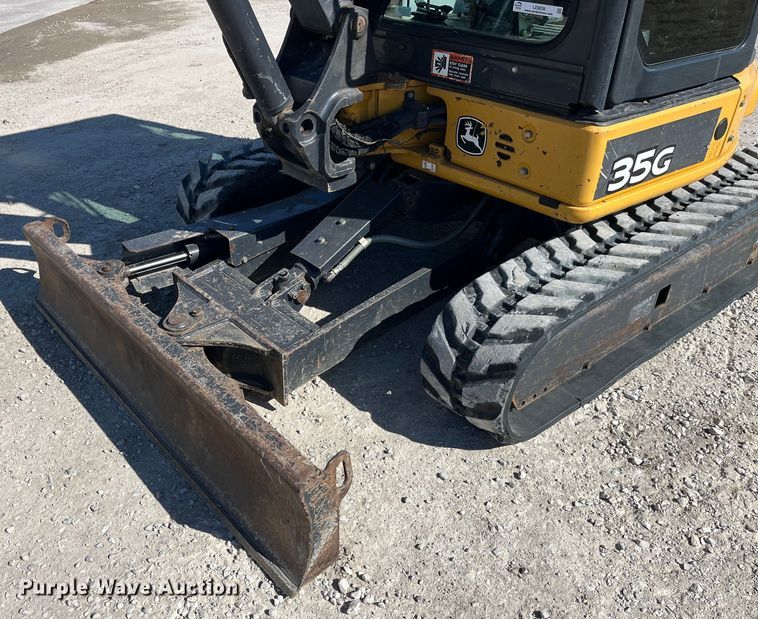 image for item LE9036 2015 John Deere 35G mini excavator