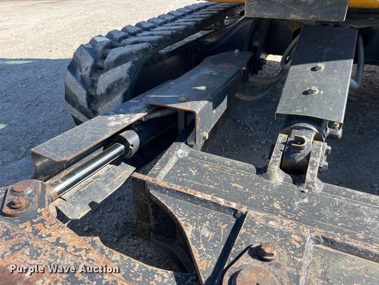 image for item LE9036 2015 John Deere 35G mini excavator