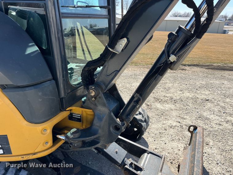 image for item LE9036 2015 John Deere 35G mini excavator