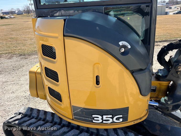 image for item LE9036 2015 John Deere 35G mini excavator