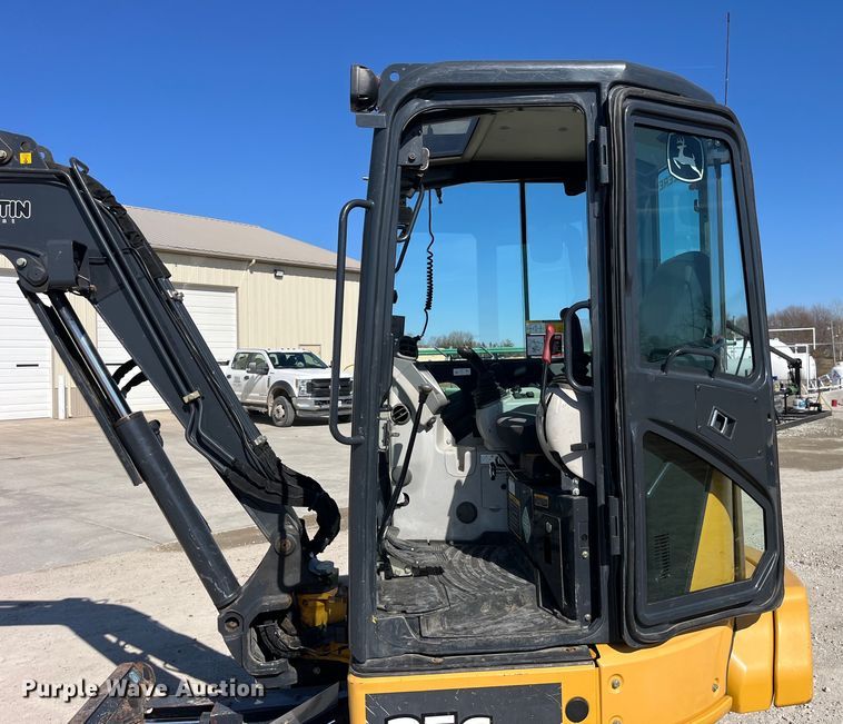 image for item LE9036 2015 John Deere 35G mini excavator