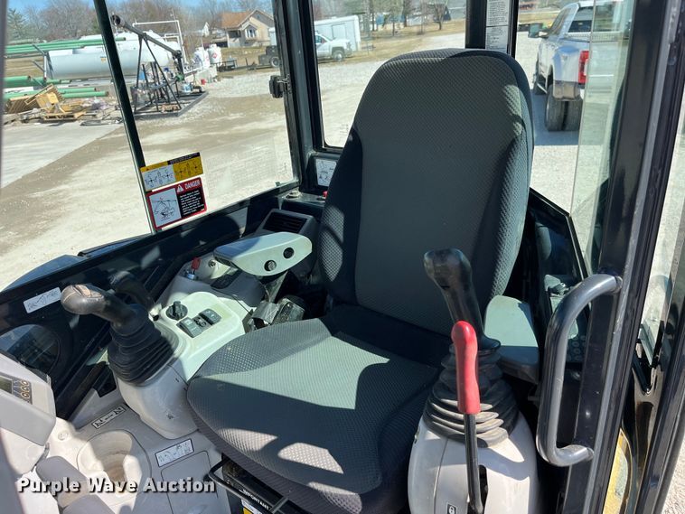 image for item LE9036 2015 John Deere 35G mini excavator