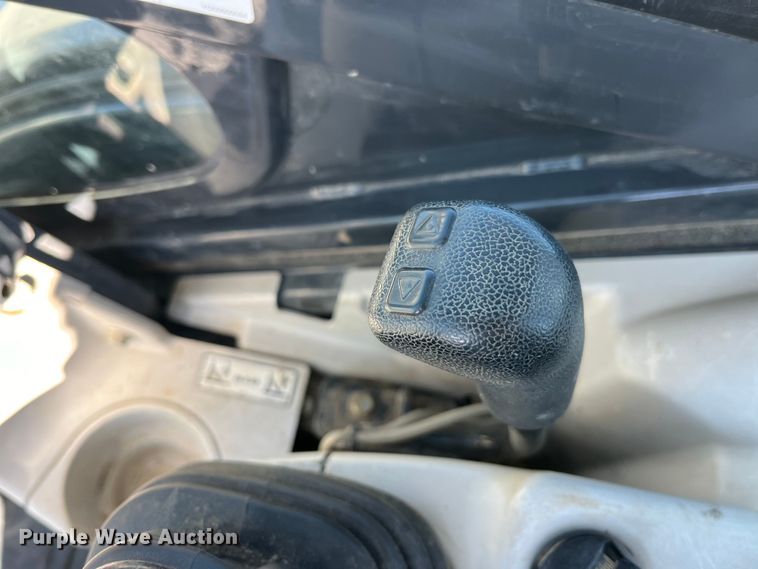 image for item LE9036 2015 John Deere 35G mini excavator