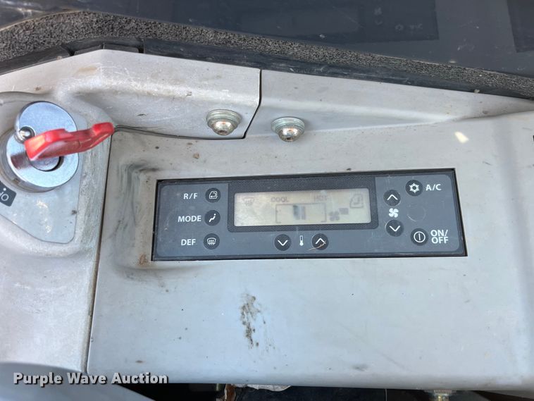 image for item LE9036 2015 John Deere 35G mini excavator