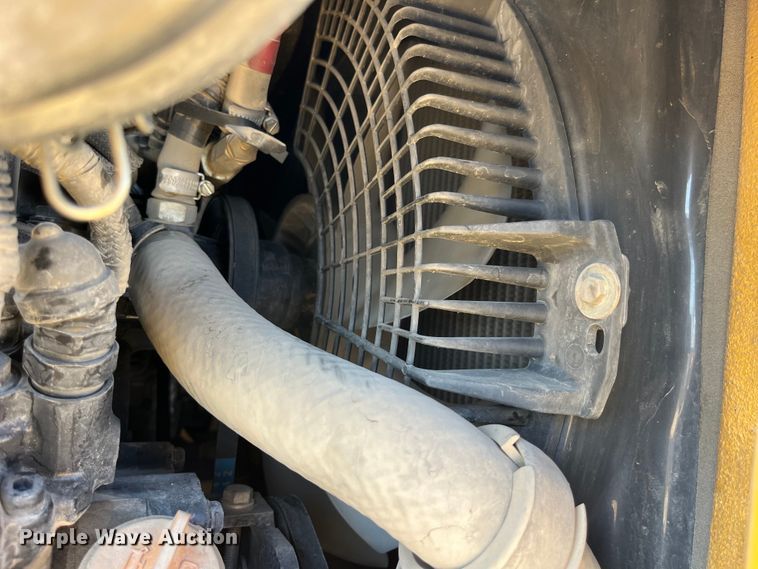 image for item LE9036 2015 John Deere 35G mini excavator