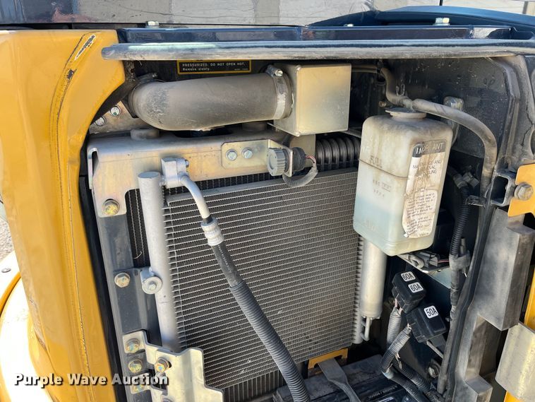 image for item LE9036 2015 John Deere 35G mini excavator