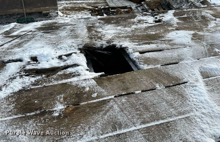 image for item LO9492 2002 Towmaster  T50 equipment trailer