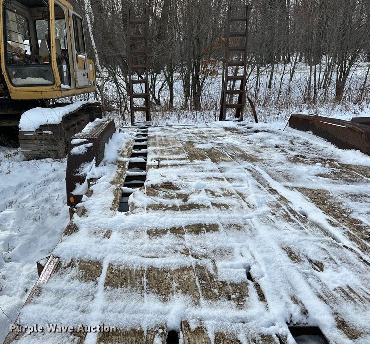 image for item LO9493 2001 PJ  equipment trailer