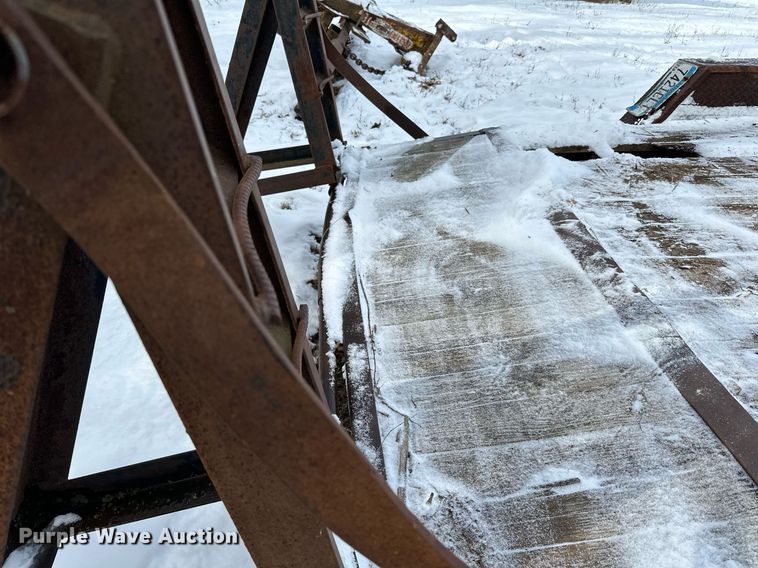 image for item LO9493 2001 PJ  equipment trailer