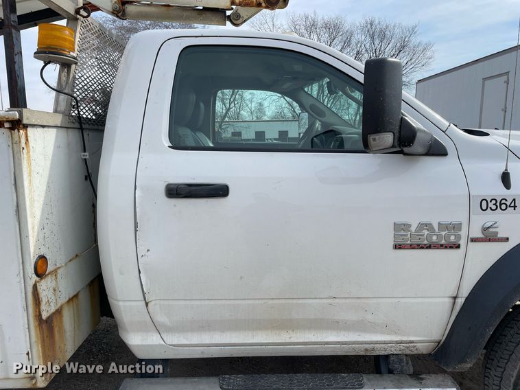 image for item LV9993 2016 Dodge Ram 5500HD bucket truck