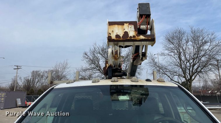 image for item LV9993 2016 Dodge Ram 5500HD bucket truck