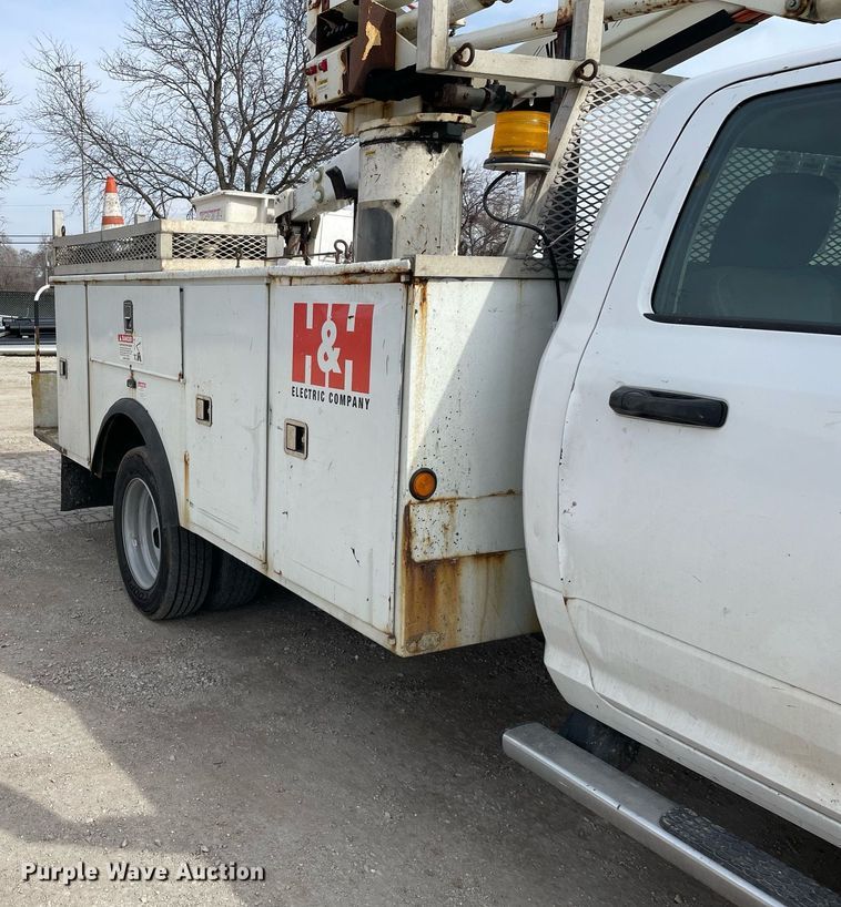 image for item LV9993 2016 Dodge Ram 5500HD bucket truck