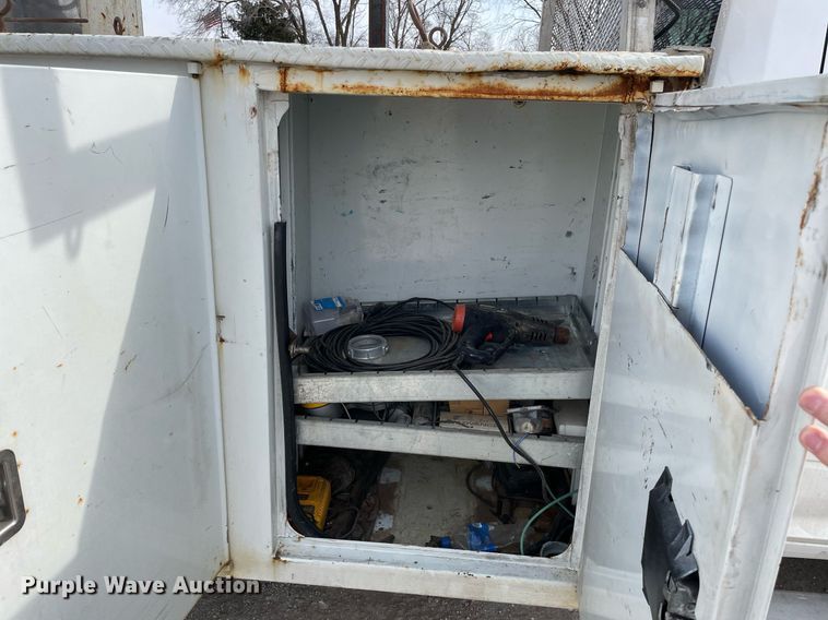 image for item LV9993 2016 Dodge Ram 5500HD bucket truck