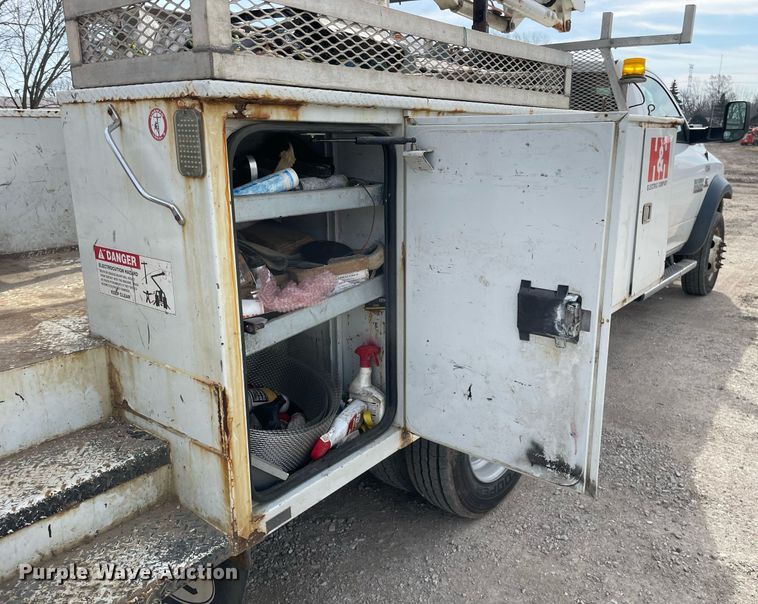 image for item LV9993 2016 Dodge Ram 5500HD bucket truck