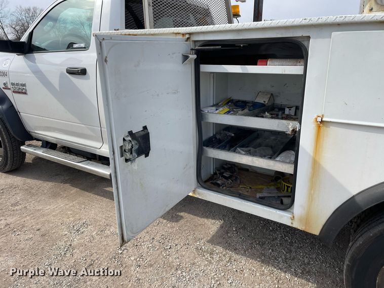 image for item LV9993 2016 Dodge Ram 5500HD bucket truck