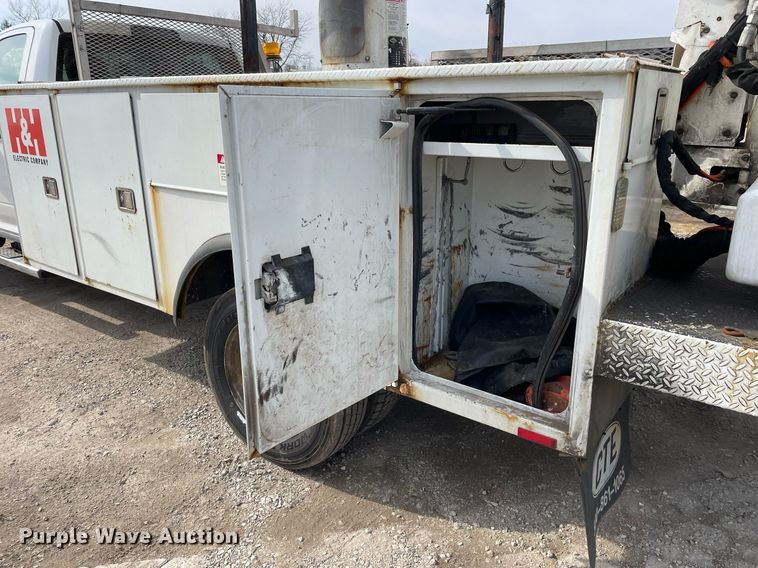 image for item LV9993 2016 Dodge Ram 5500HD bucket truck