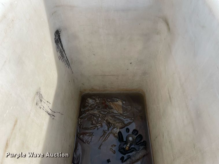 image for item LV9993 2016 Dodge Ram 5500HD bucket truck