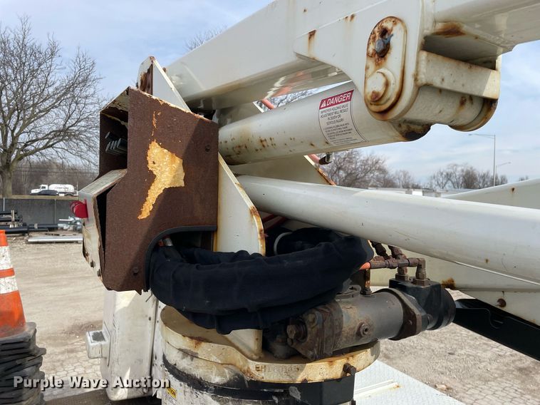 image for item LV9993 2016 Dodge Ram 5500HD bucket truck