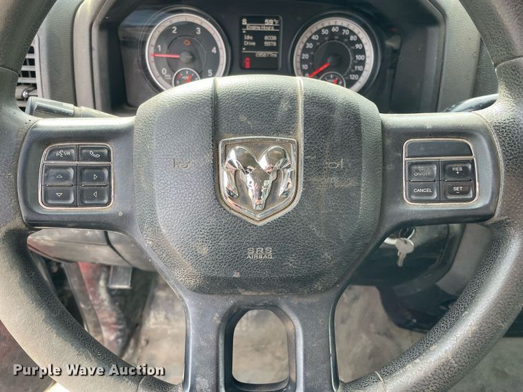 image for item LV9993 2016 Dodge Ram 5500HD bucket truck