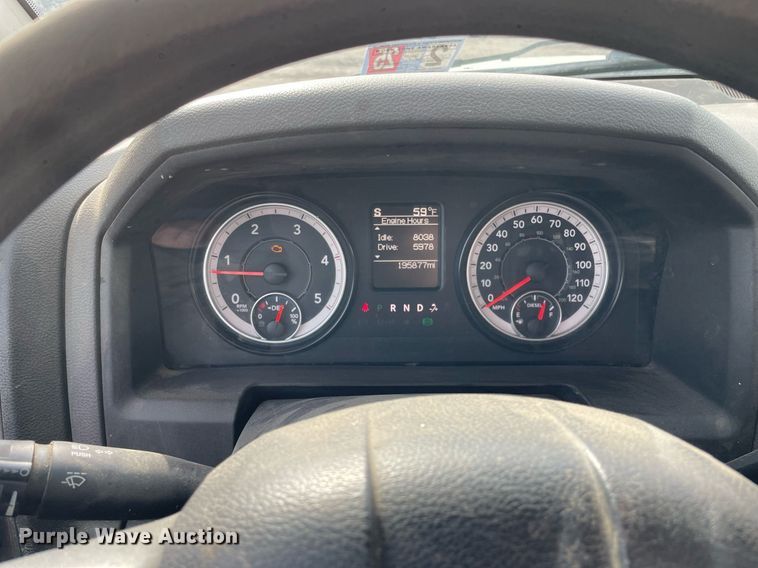 image for item LV9993 2016 Dodge Ram 5500HD bucket truck