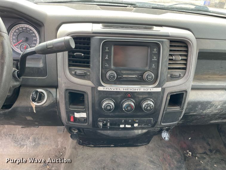 image for item LV9993 2016 Dodge Ram 5500HD bucket truck