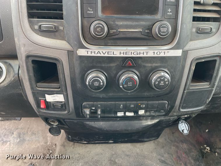 image for item LV9993 2016 Dodge Ram 5500HD bucket truck