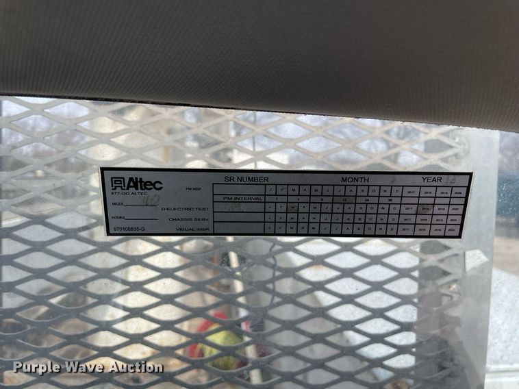 image for item LV9993 2016 Dodge Ram 5500HD bucket truck